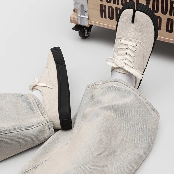 Beckett Textured Split Toe Shoes