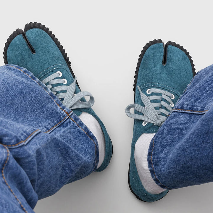Beckett Textured Split Toe Shoes