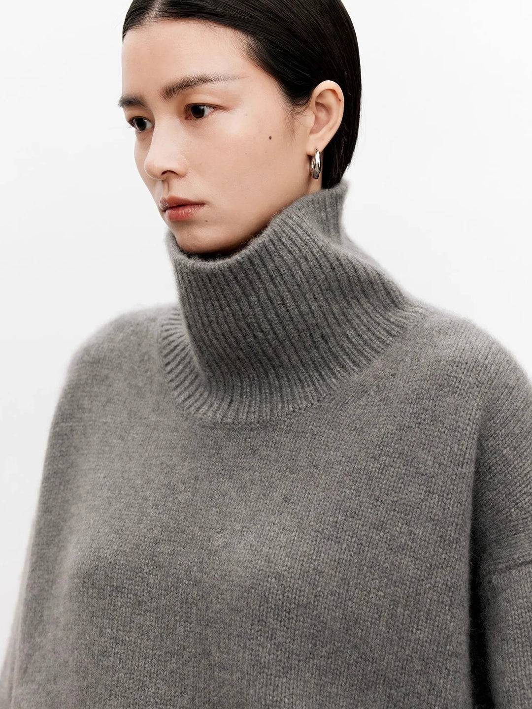 Guinevere Turtleneck Cashmere Pullover