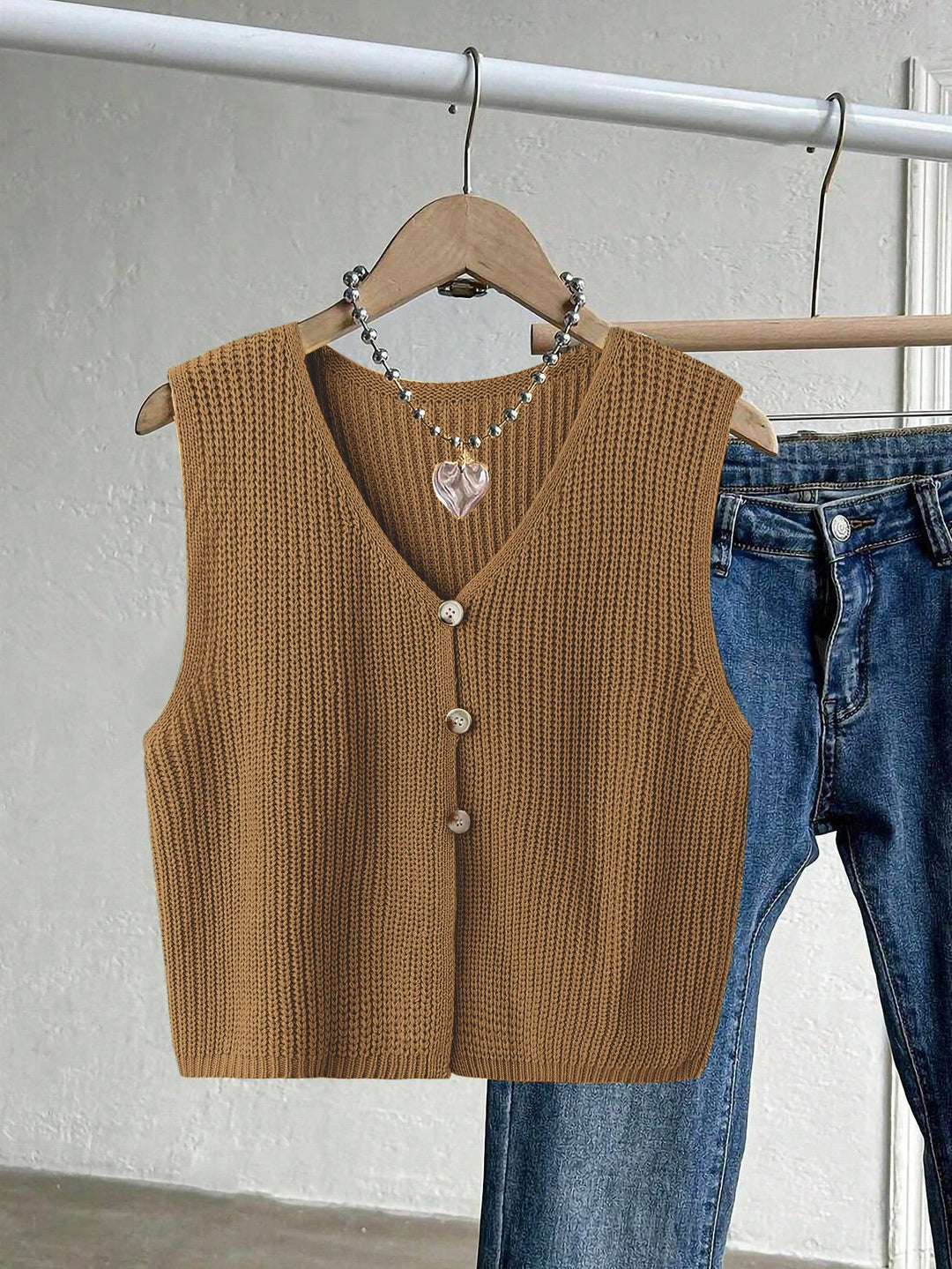 Elma Sleeveless V Neck Cardigan