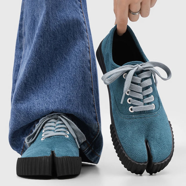 Beckett Textured Split Toe Shoes