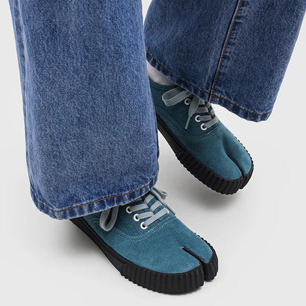 Beckett Textured Split Toe Shoes