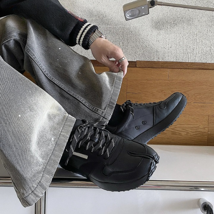 Henrick Tabi Sneakers