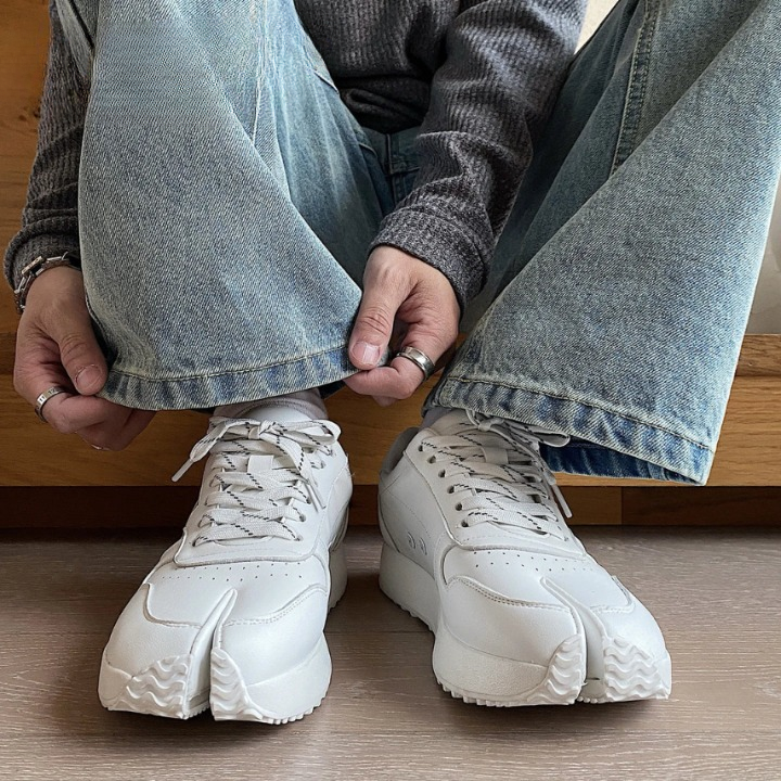 Henrick Tabi Sneakers